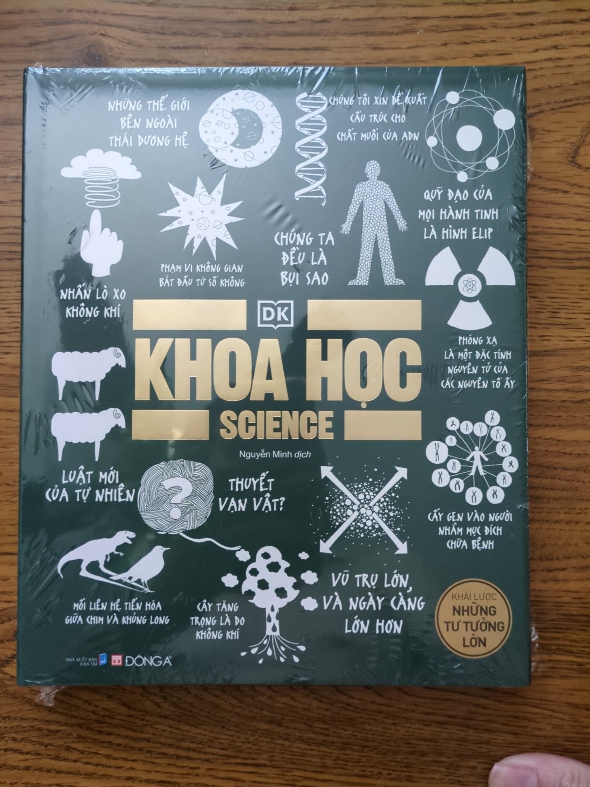 Sách Vietnam- Tìm Hiểu Khoa Học-Hardcover. Beautiful Book!