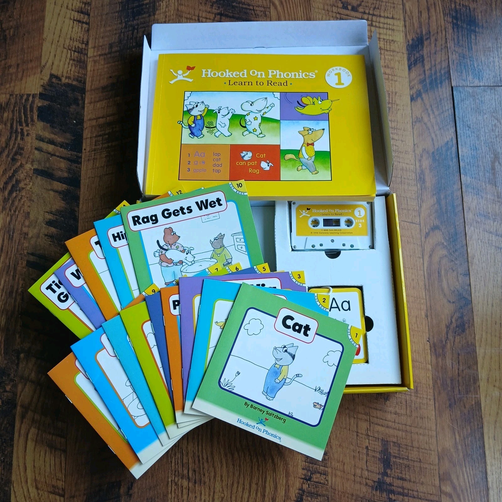 Hooked on Phonics Learn To Read Levels 1-5 Complete Box Set + Companion Books