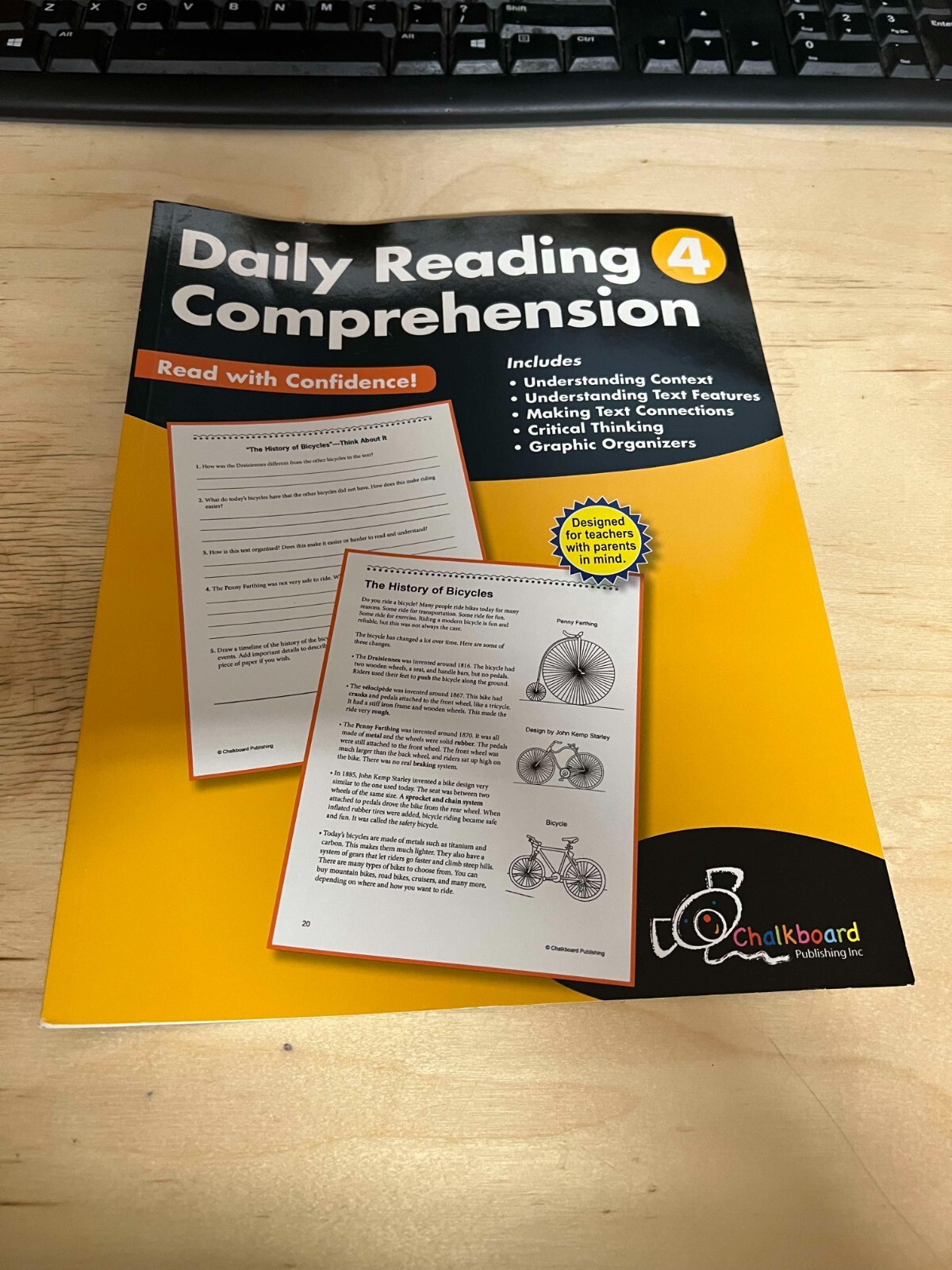 Daily Reading Comprehension Grade 4 (Chalkboard Publishing Workbooks) Paperback