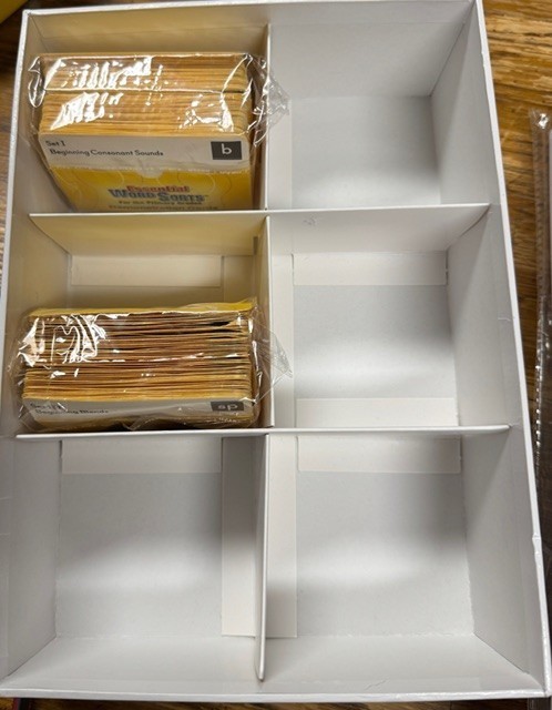 Really Good Stuff Essentials Word Sorts for Primary Grades Book/Demo Cards