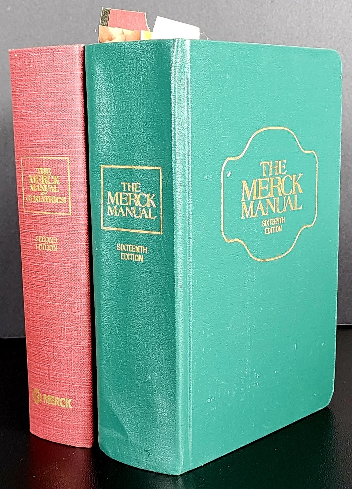 Merck Medical Manual Book Lot Diagnosis & Therapy 16th Ed + Geriatrics 1995 HC