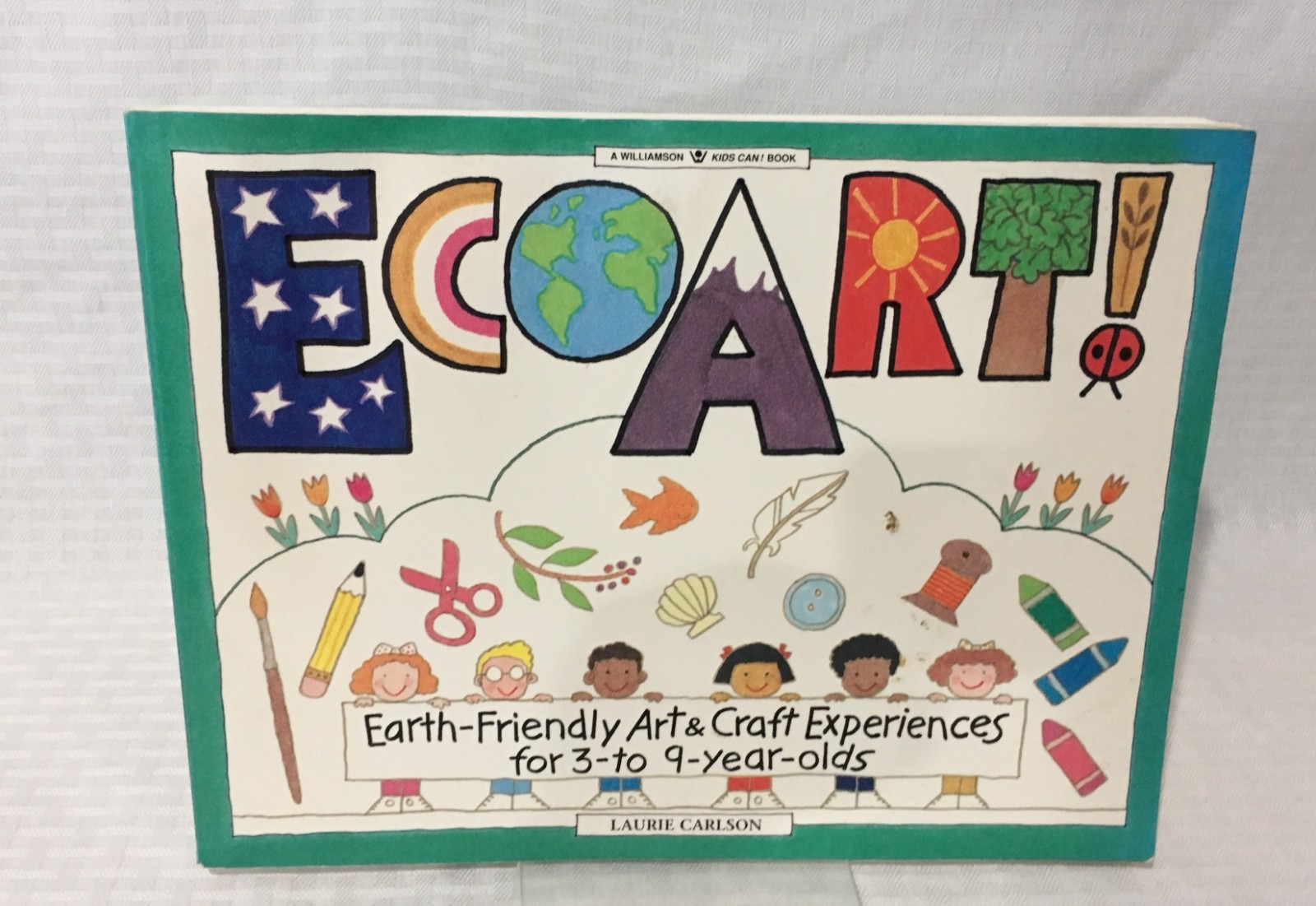 LOT OF 6 TEACHER RESOURCE BOOKS / ARTS & CRAFTS / SEASONAL / PAPERBAG PUPPETS +