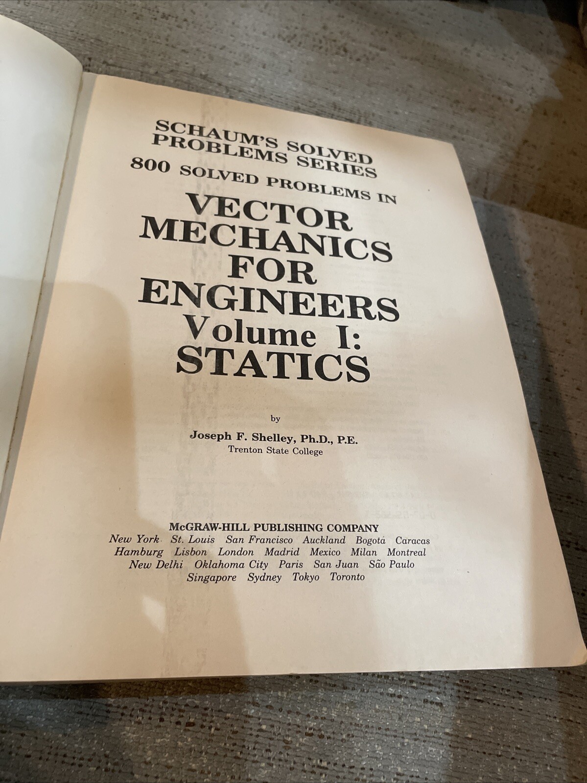 Schaum’s 800 Solved Problems in Vector Mechanics For Engineers