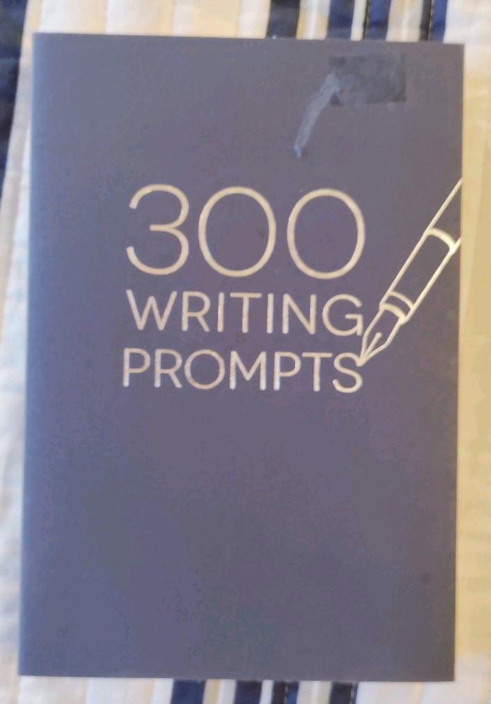 300 Writing Prompts On High Quality Paper (Paperback, 2019)