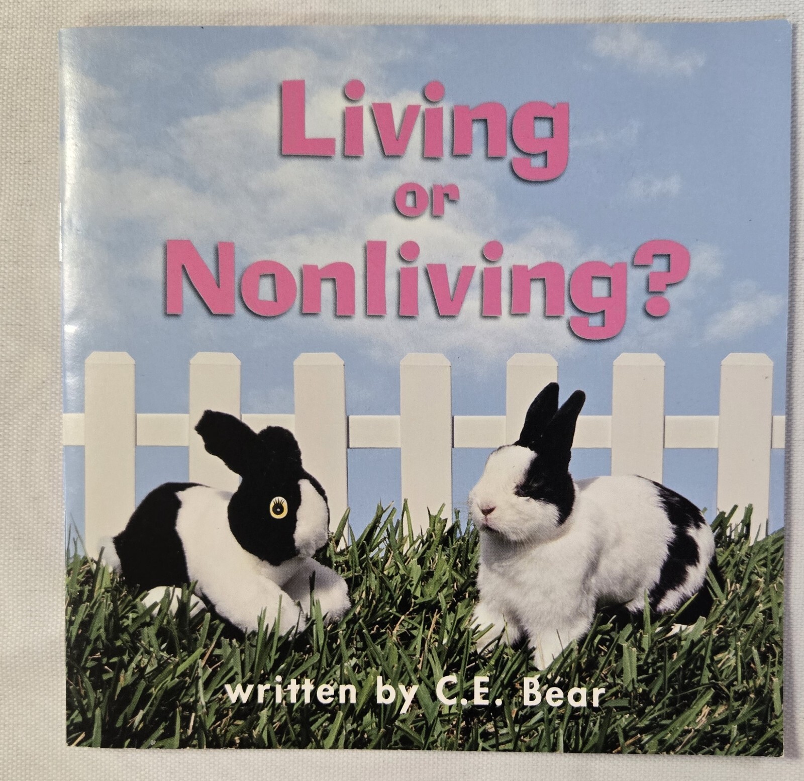 Living or Nonliving, Reader Grade 1: Harcourt School Publishers Science (Scienc