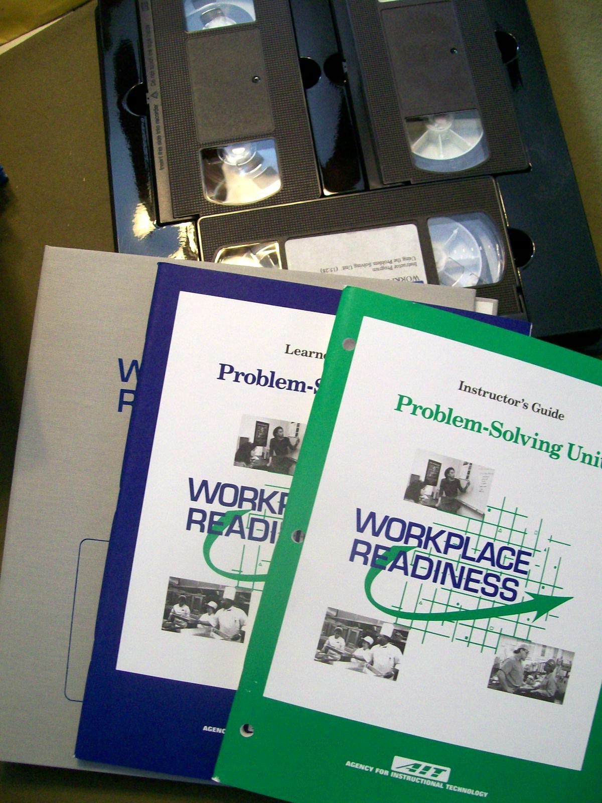 WORKPLACE READINESS PROBLEM SOLVING SOFTWARE (1992) FACILITATOR’S GUIDE & 3 VHS