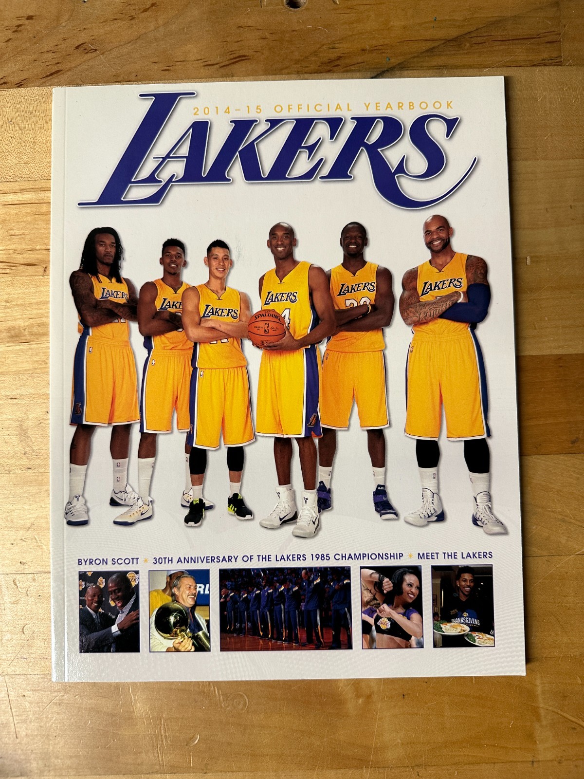 Los Angeles Lakers 2014-2015 Official Yearbook Kobe Bryant Team NBA Program