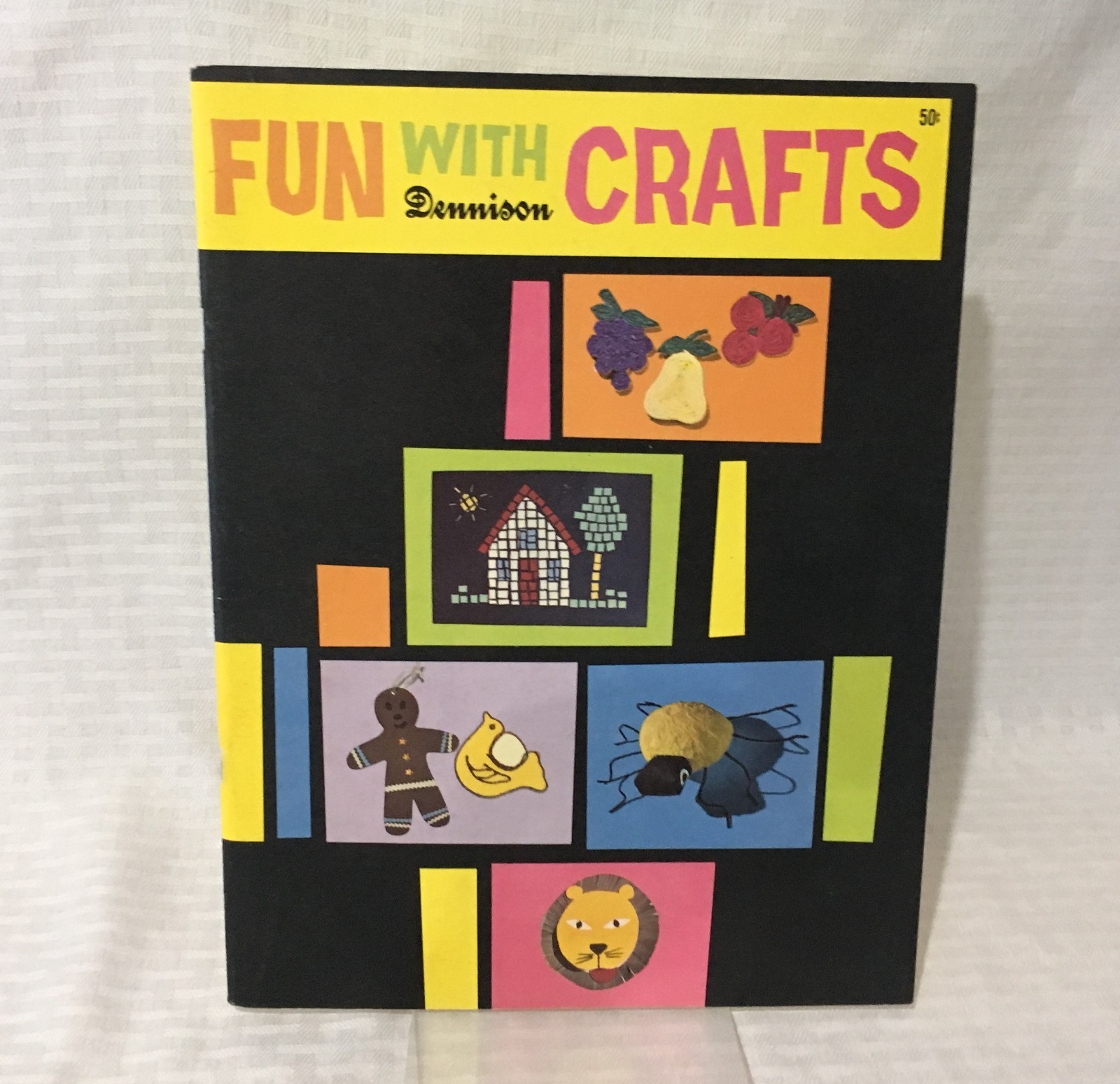 LOT OF 6 TEACHER RESOURCE BOOKS / ARTS & CRAFTS / SEASONAL / PAPERBAG PUPPETS +