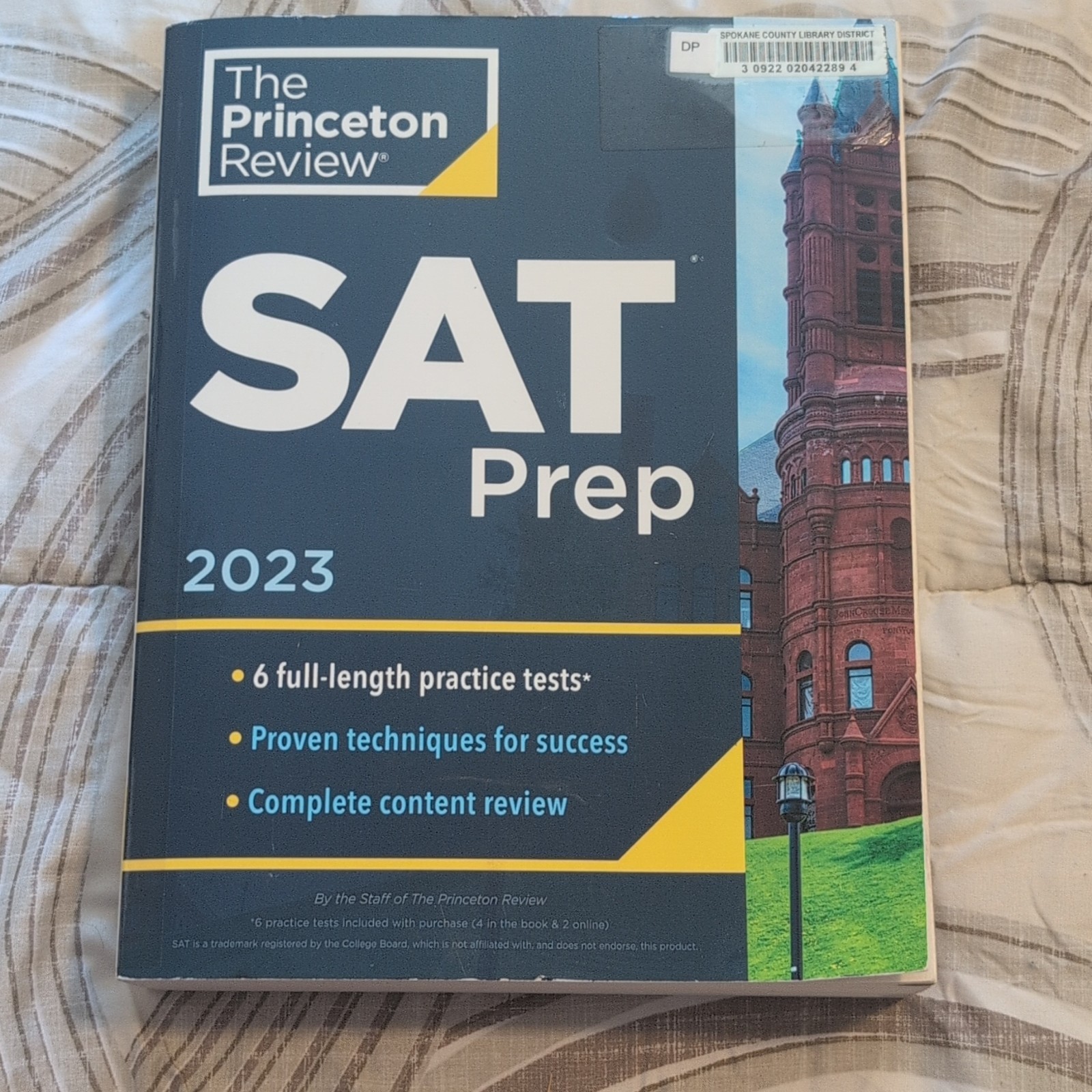 The Princeton Review SAT Prep 2023 Study Guide Paperback Practice Tests 832pg