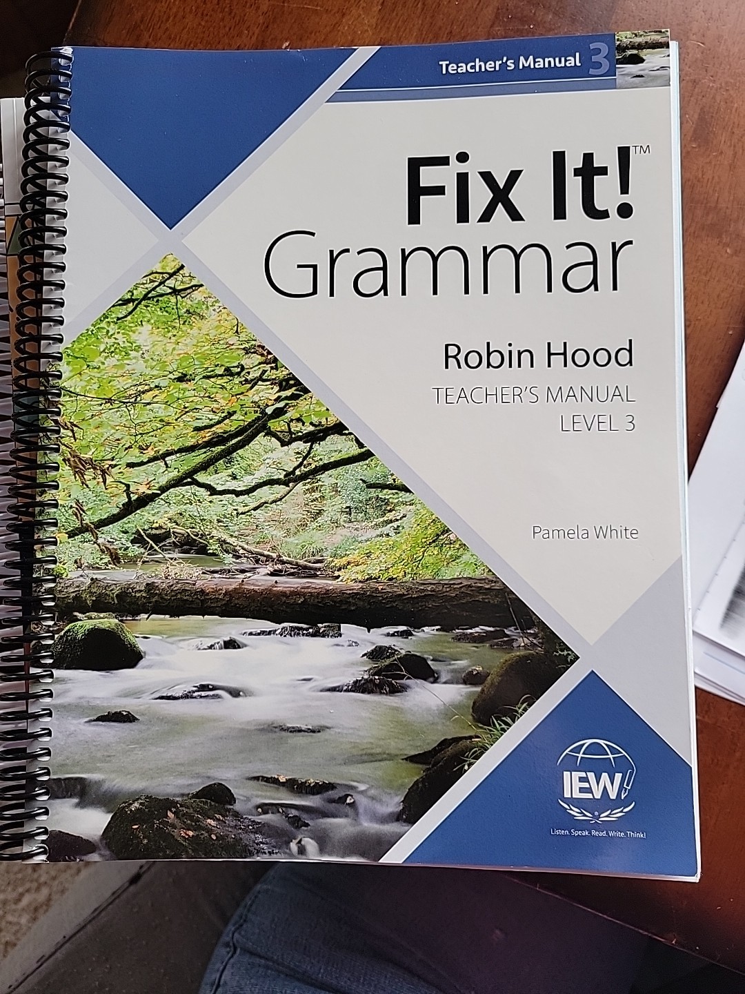 Fix It! Grammar: Robin Hood, Teacher’s Manual Book Level 3 by Pamela White…