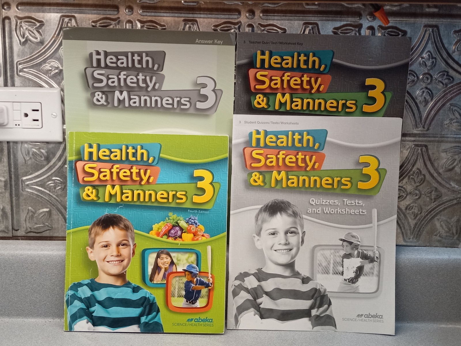 A Beka Book Homeschool Elementary 3rd Grade Health, Safety, & Manners 3 Revised