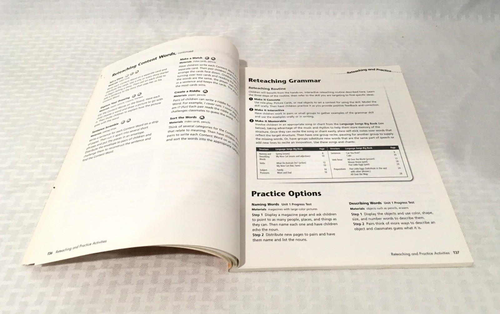HAMPTON BROWN AVENUES / PROGRAM GUIDE & ASSESSMENT HANDBOOK / GRADE 1 LEVEL B