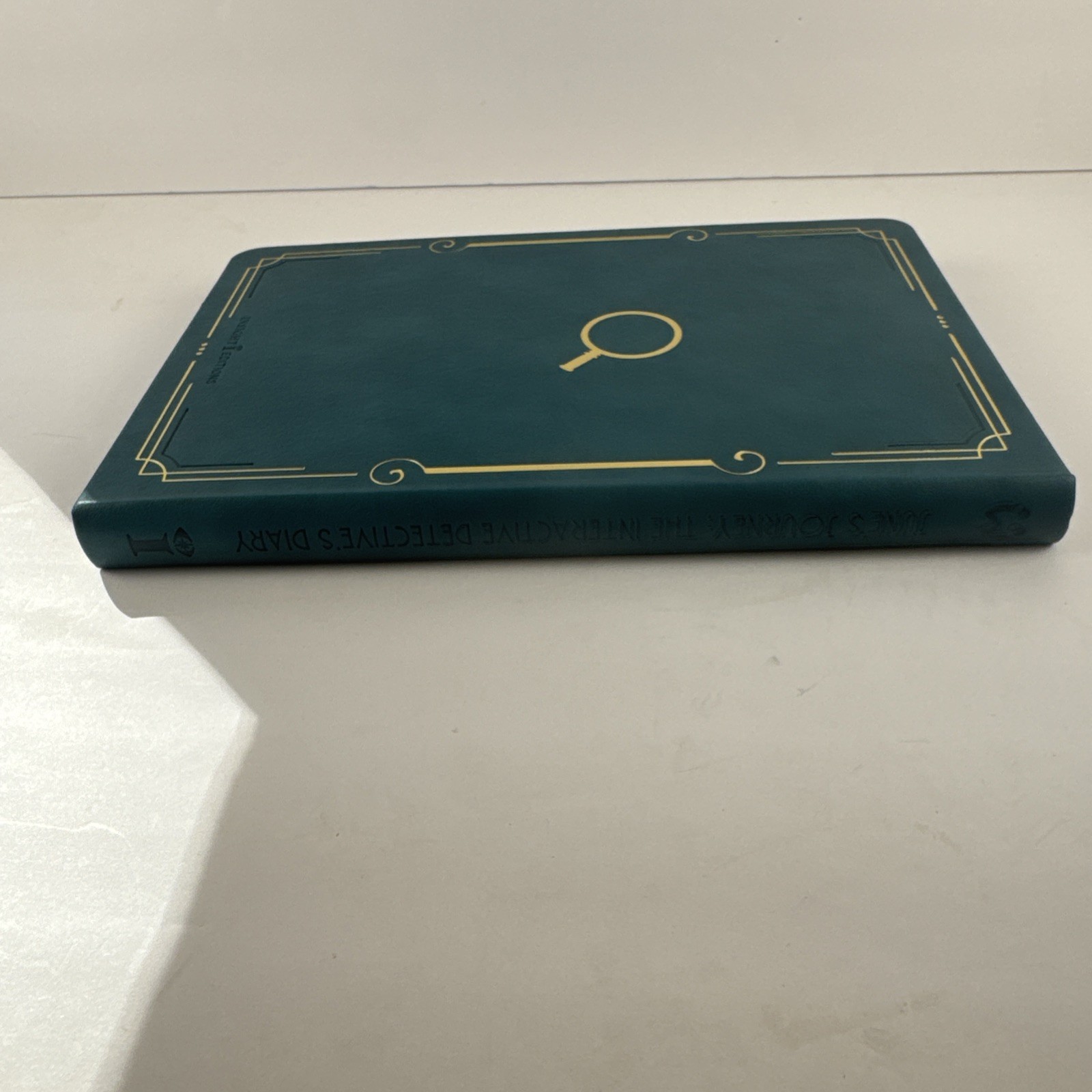 June’s Journey: The Interactive Detective’s Diary by Wooga (English) Hardcover B