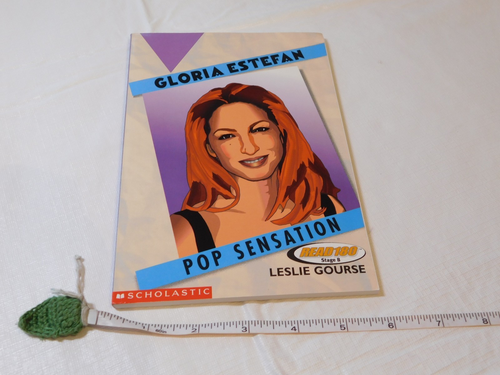 Scholastic Gloria Estefan Pop Sensation read 180 stage B Level 4 Reader book