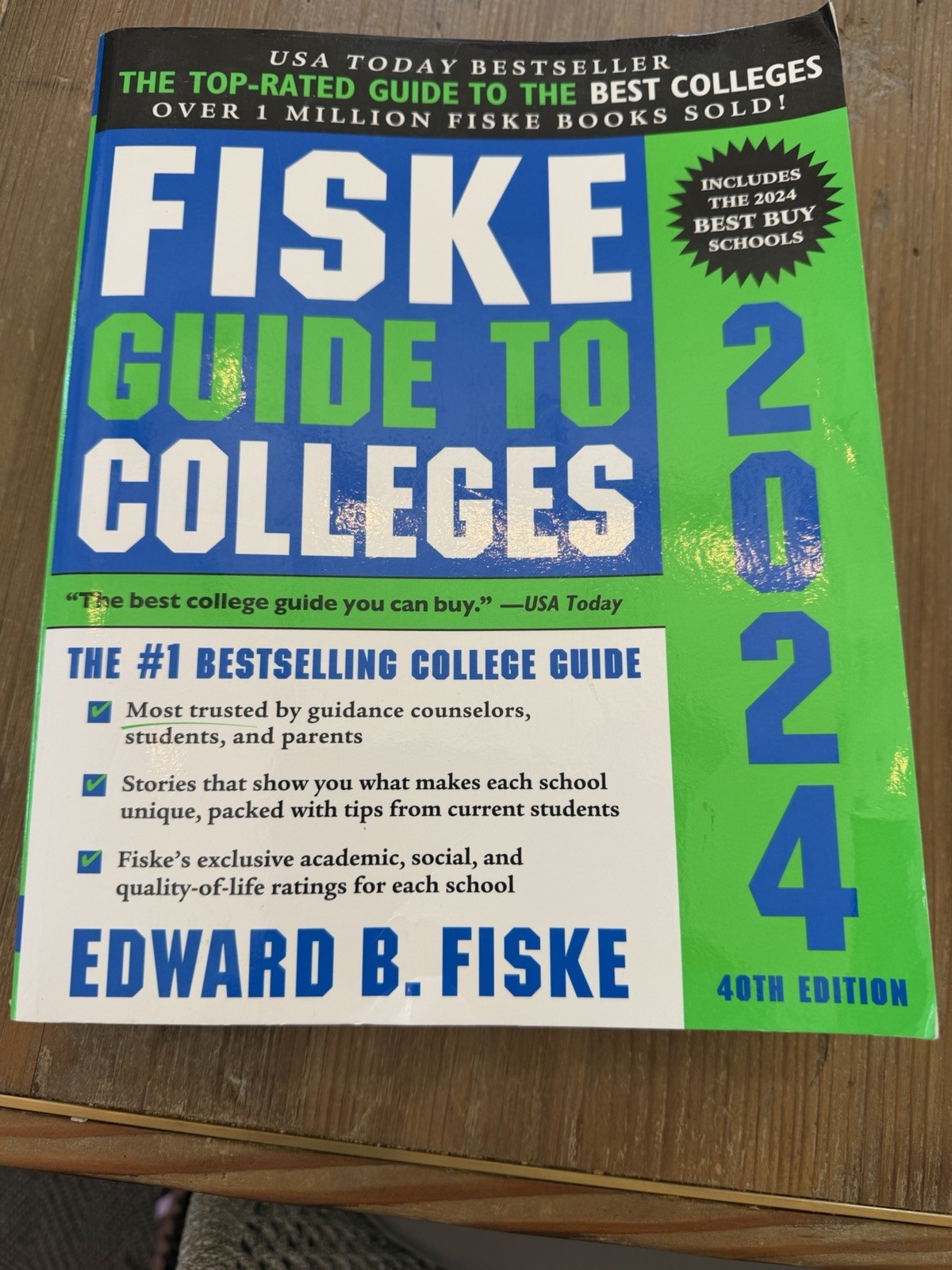 Fiske Guide to Colleges 2024 40th Edition Study Guide by Edward B. Fiske