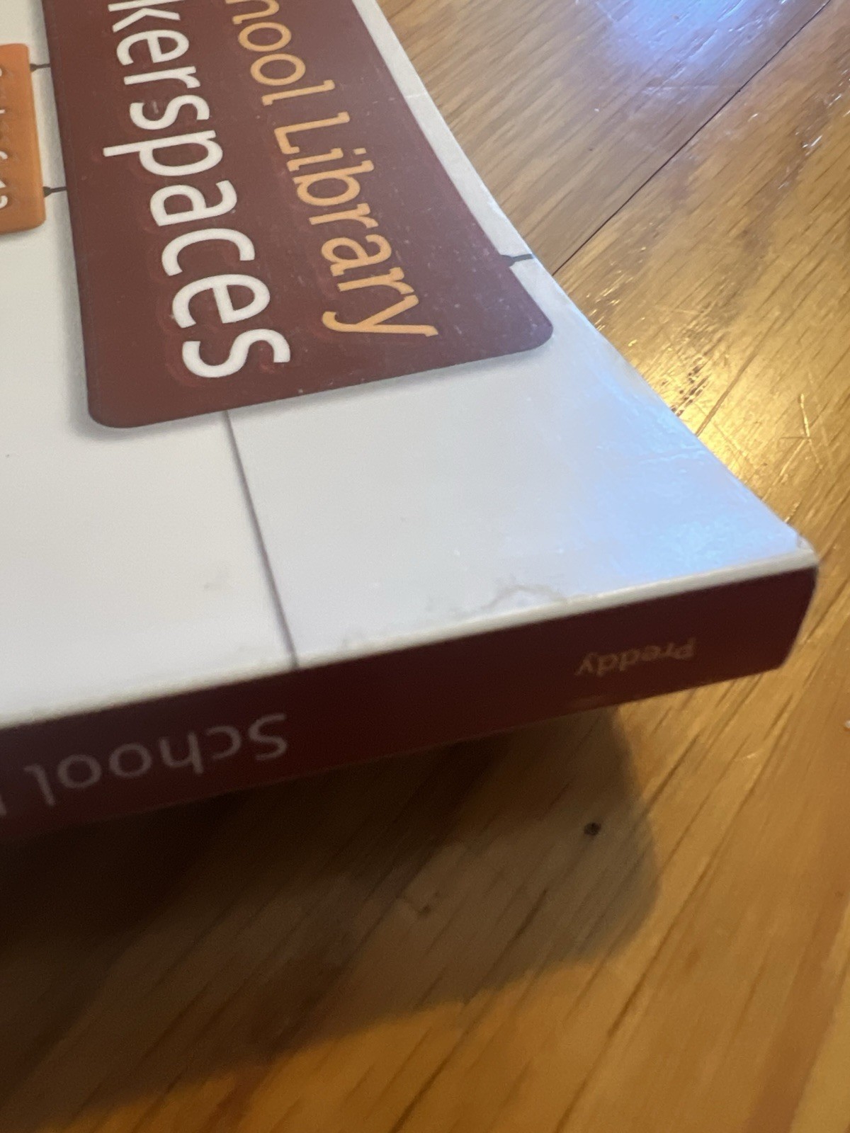 «School Library Makerspaces» by Leslie B. Preddy – Used Library Book