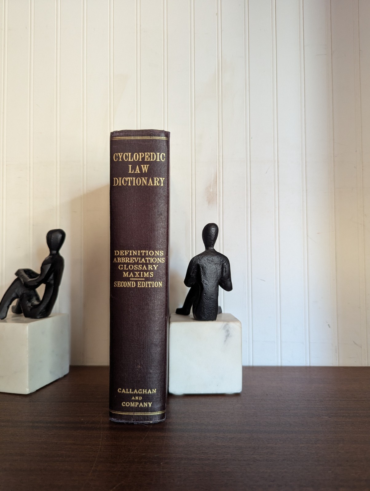The Cyclopedic Law Dictionary. Second Edition Callaghan And Company 1922.