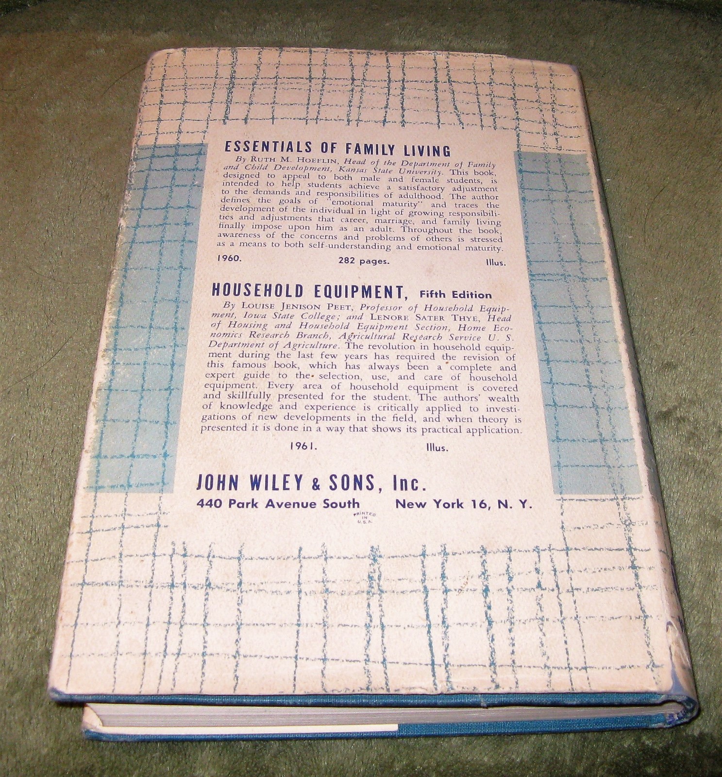INTRODUCTION TO TEXTILES by Evelyn E. Stout 1960 HC/DJ ~ 1st Ed 3rd Print (1962)