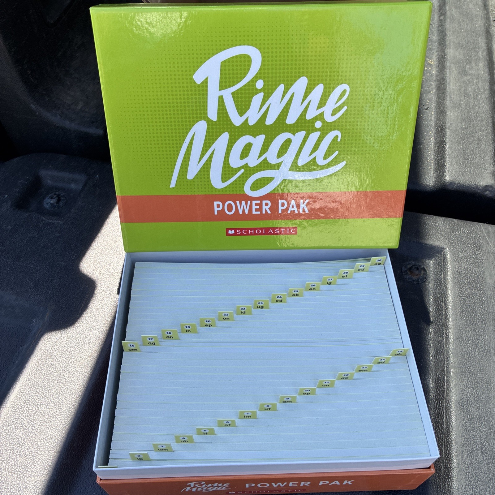 Scholastic Rime Magic: Phonics Word Cards Powered Prevention Power Pak