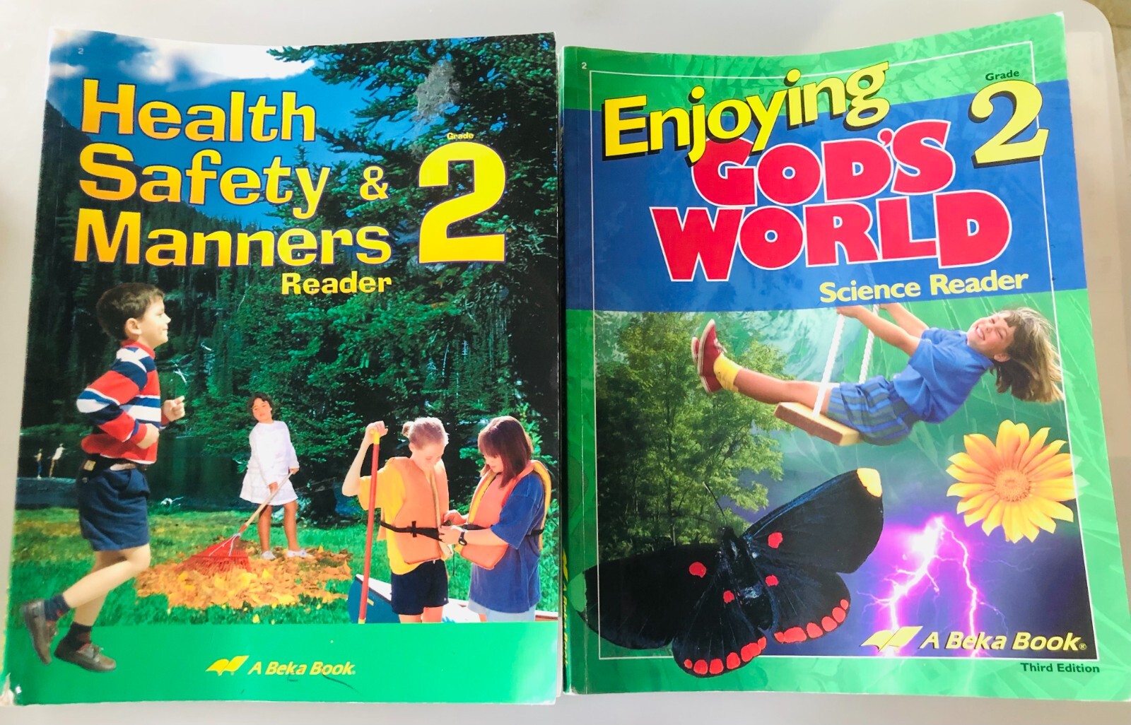 Abeka-Enjoying God’s World & Health Safety & Manners Reader Set (Grade 2-3rd Ed)