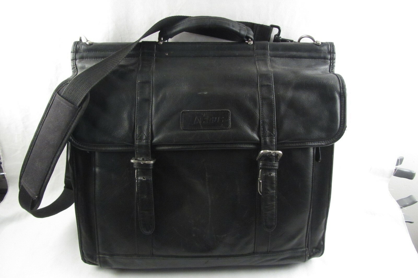 CL90 Leather TARGUS Laptop Briefcase Bag, Fits 16.1″ Screens, great for Travel