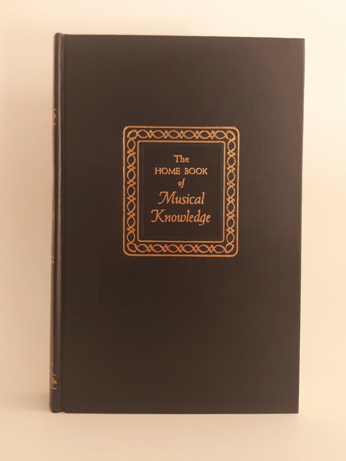 «The Home Book of Musical Knowledge»David Ewen, 1954Prentice-Hall Inc.