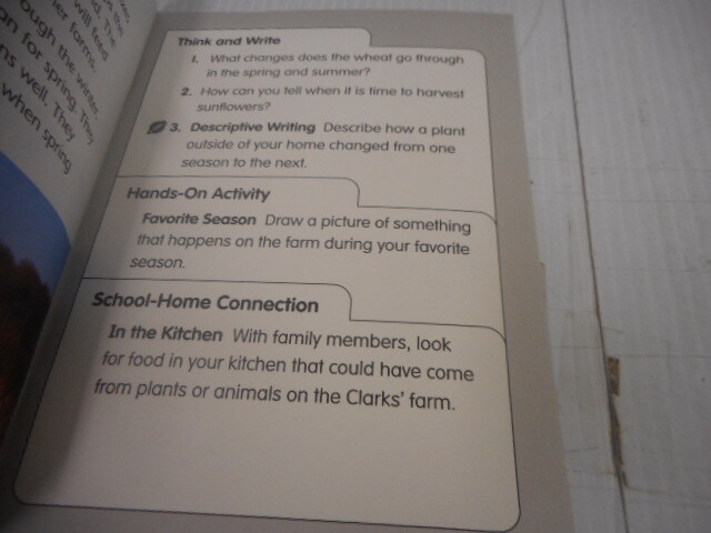 Harcourt Science Above Level Reader Grade 1 Book 8 Four Seasons On A Farm