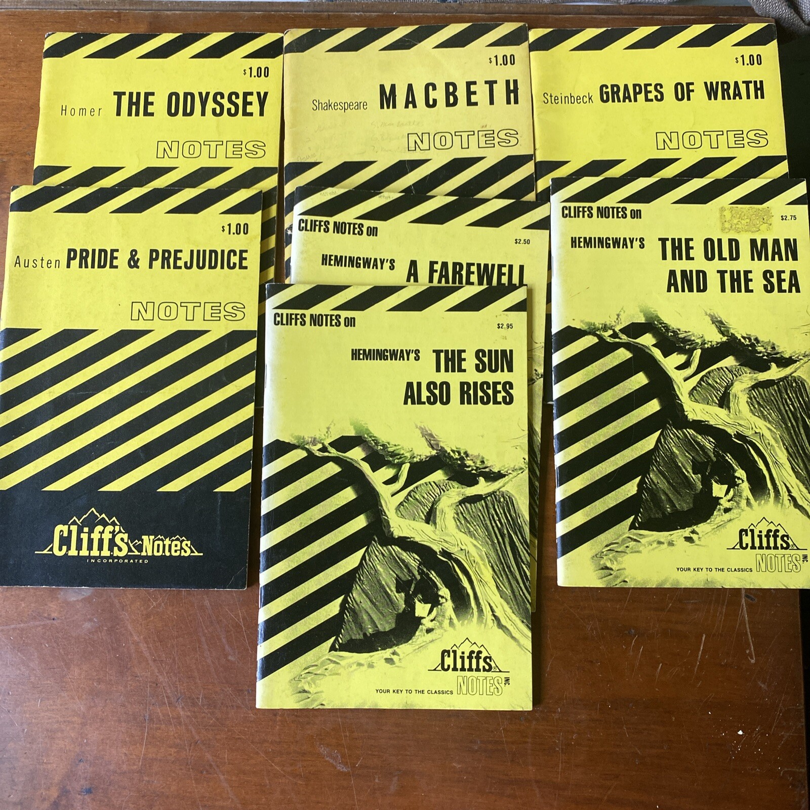 Cliff notes lot Of 7 Classics Homer Shakespeare Steinbeck Austen Hemingway