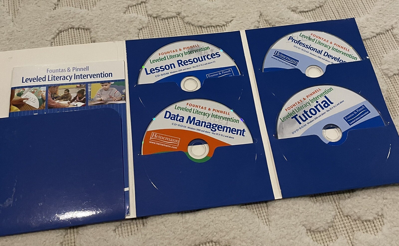 Fountas & Pinnell Leveled Literacy Intervention Blue System Technology Package