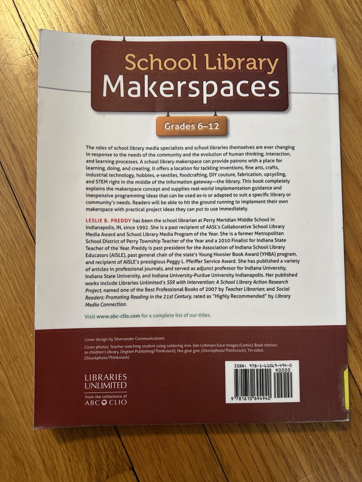 «School Library Makerspaces» by Leslie B. Preddy – Used Library Book