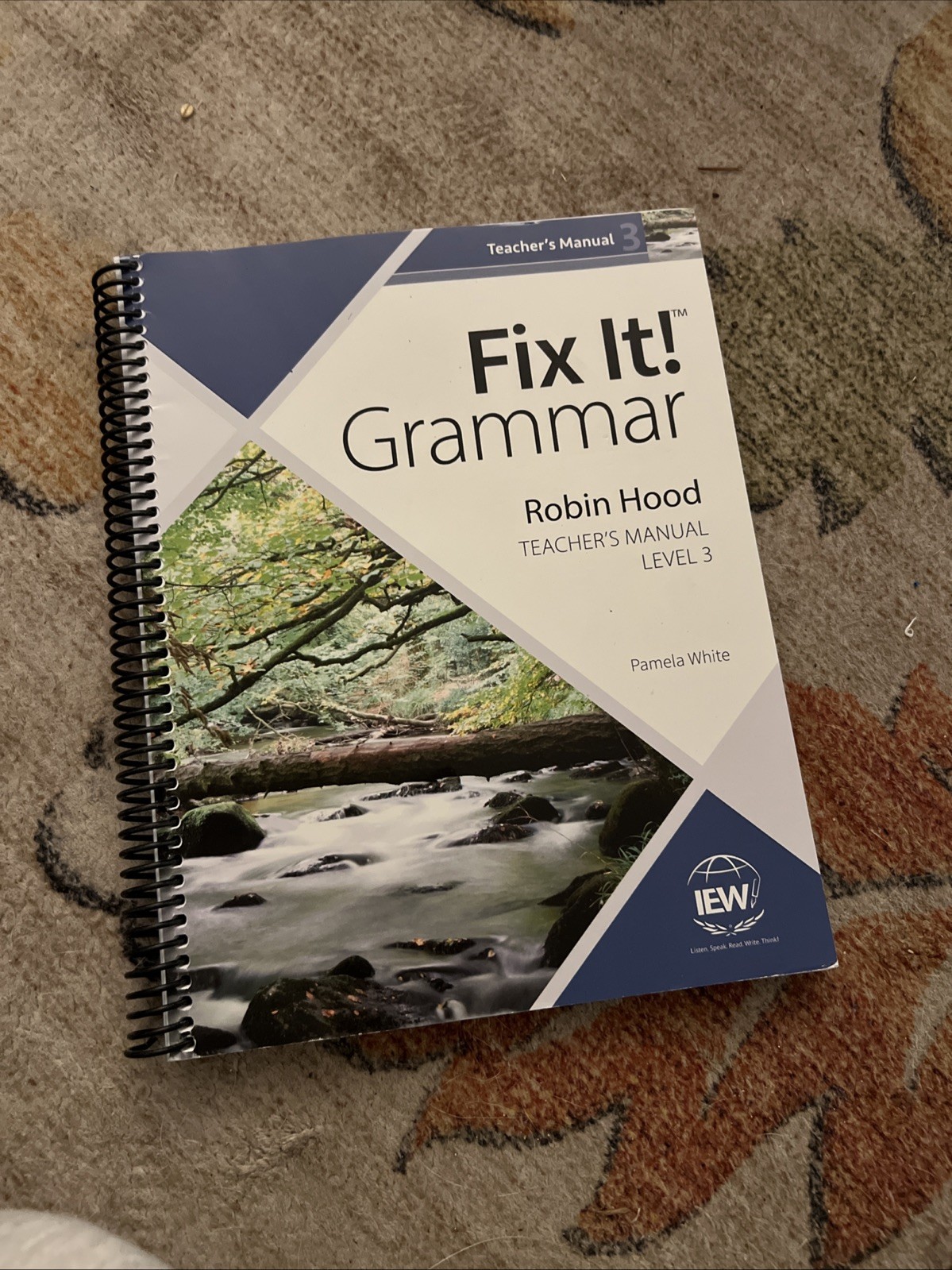 Fix It! Grammar: Robin Hood, Teacher’s Manual Book Level 3 by Pamela White…