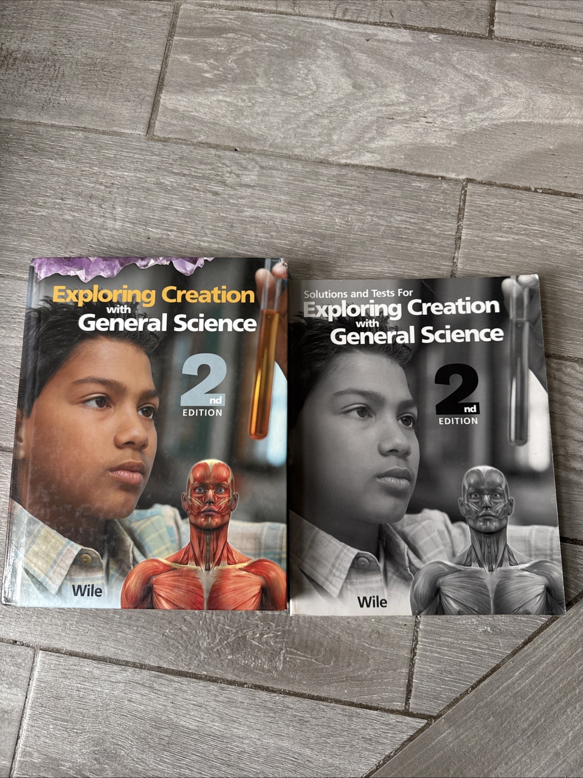 Exploring Creation with General Science 2nd Edition: Text and solutions & tests
