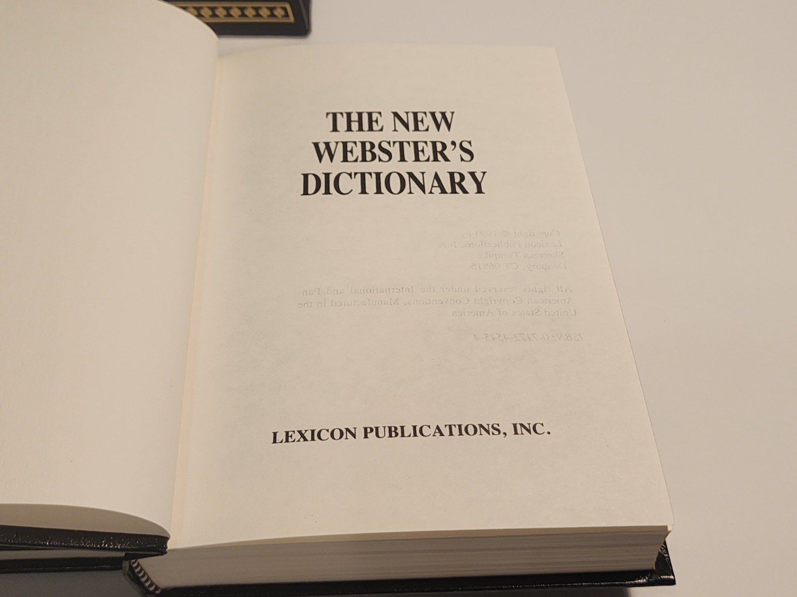 The New Webster’s Desk Reference Library 3 Volume Boxed Set – Dictionary 1993
