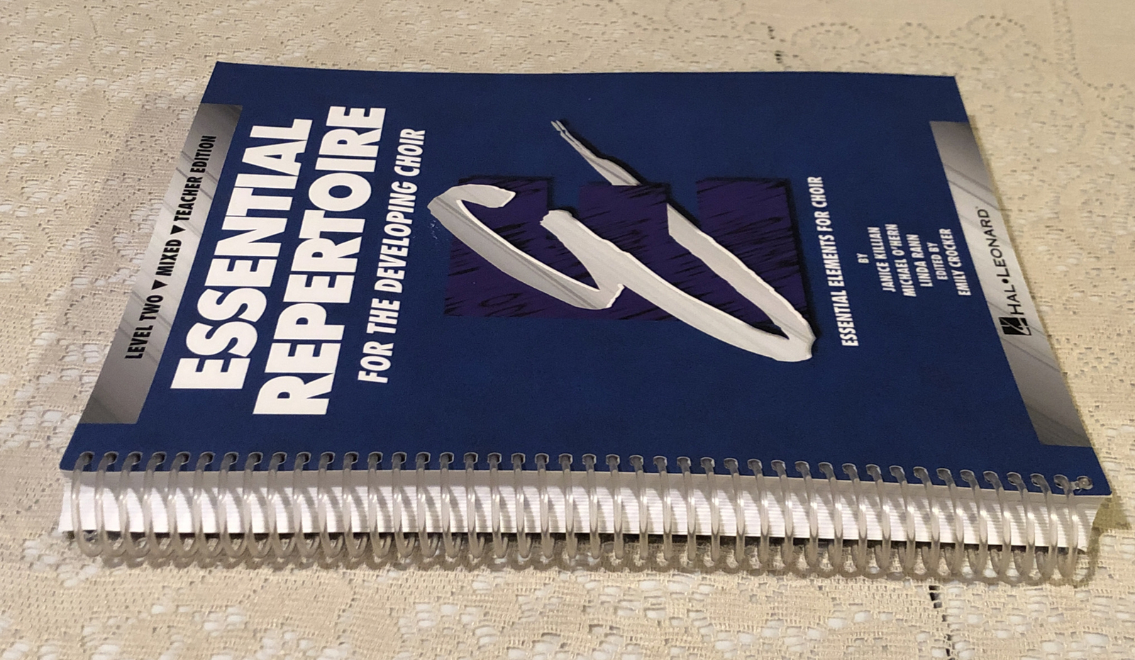 Essential Repertoire for the Developing Choir Level 2 Mixed Teacher Edition, PB