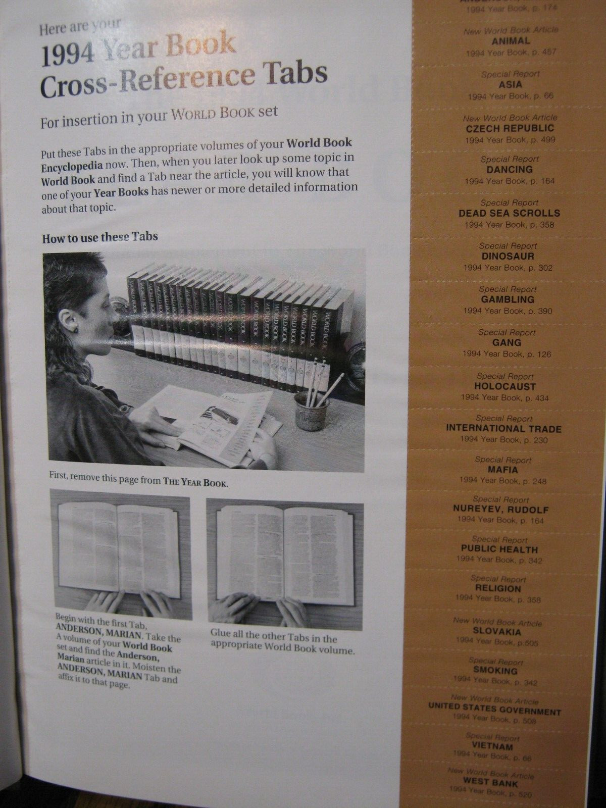 The World Book Yearbook 1994, 544 pages