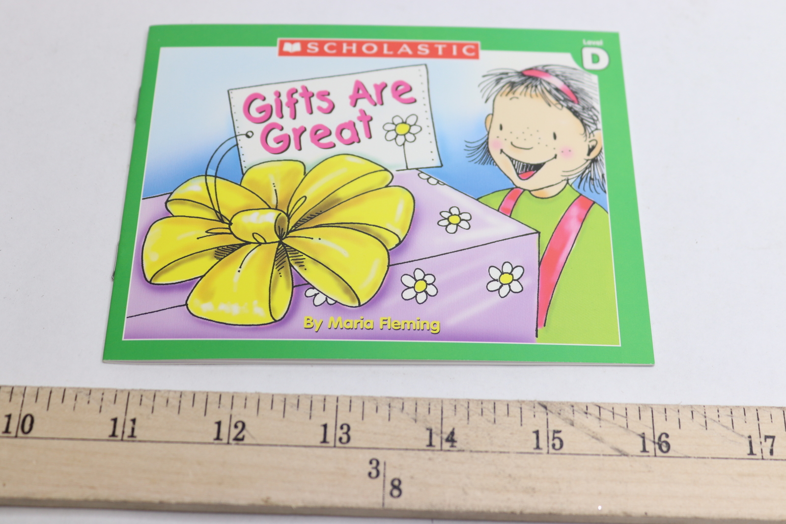 Scholastic Little Leveled Readers: Gifts Are Great By Maria Fleming Level D