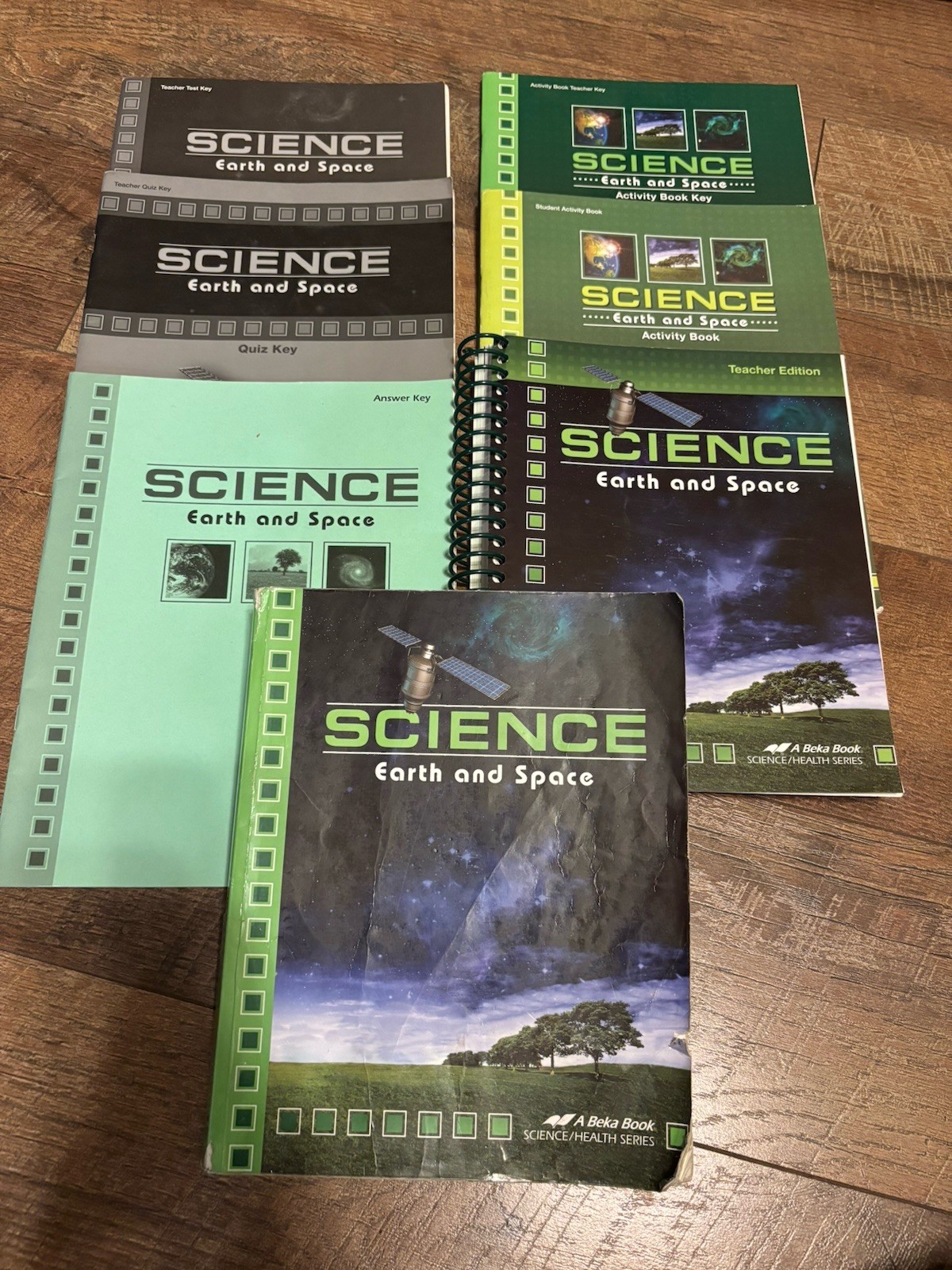Abeka 8th Grade Science: Earth and Space Student Textbook, Teacher Keys