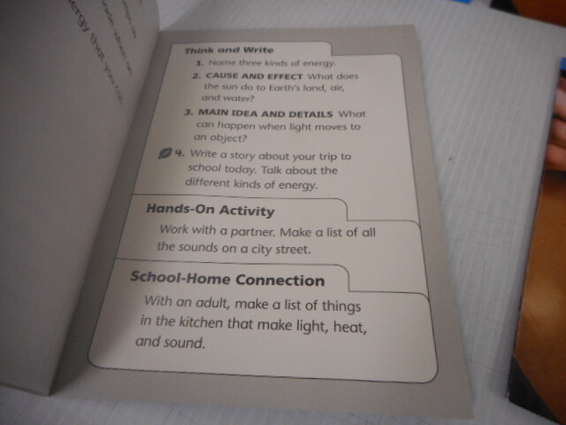 Harcourt Science On Level Reader 5-Pack Grade 1 What Are Heat, Light & Sound