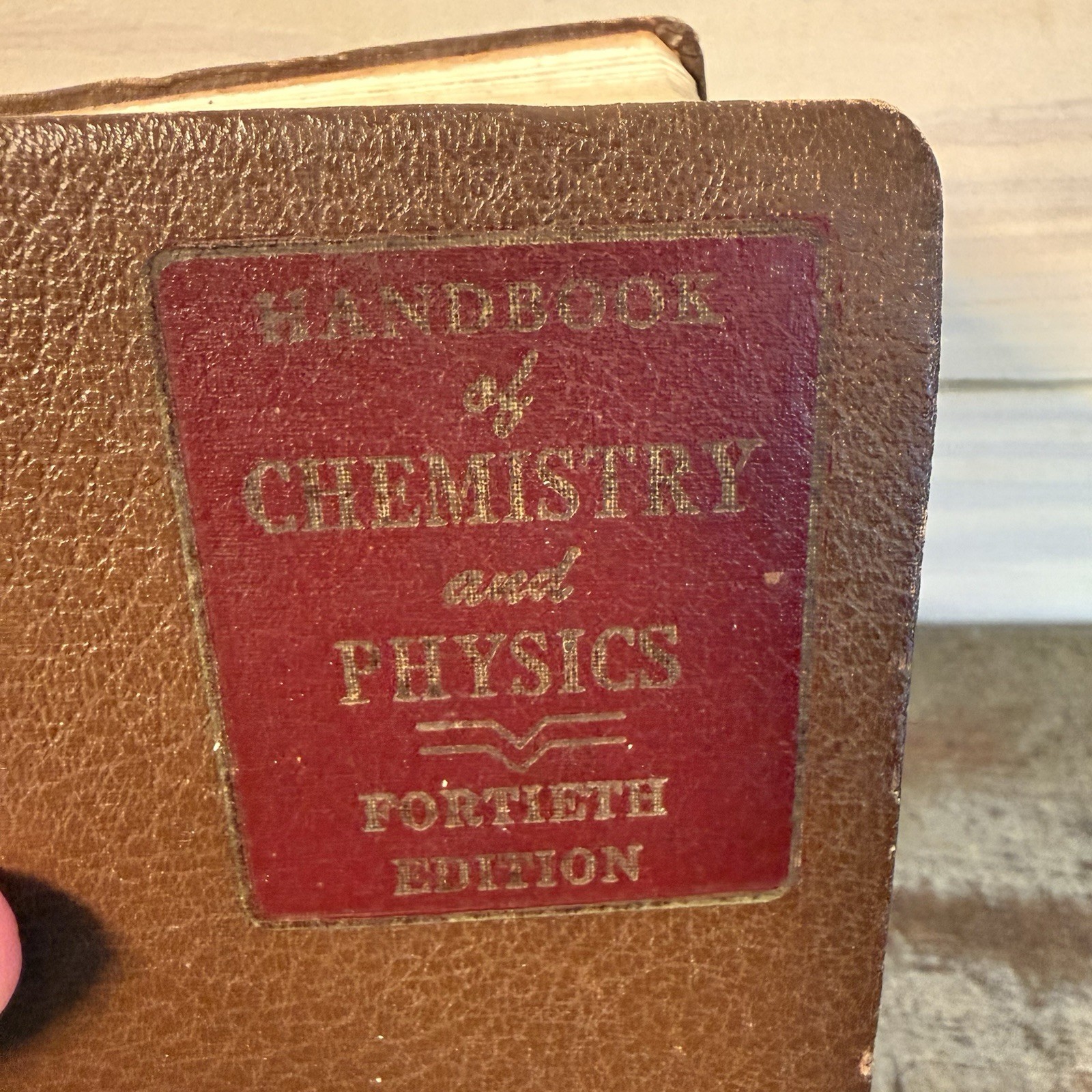 Vintage Handbook of Chemistry and Physics 40th Edition 1959