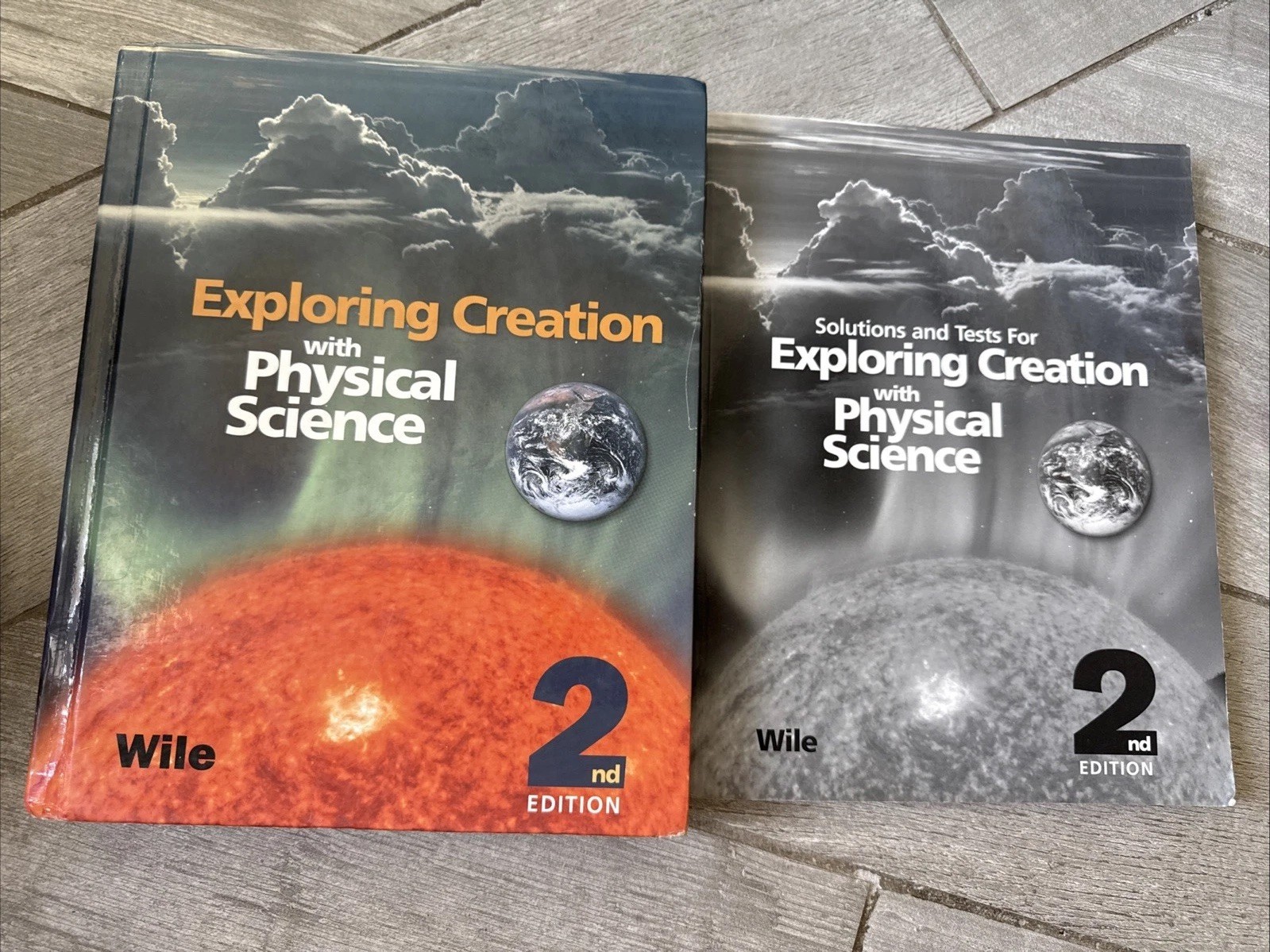 🍎Apologia Exploring Creation with Physical Science 2nd Ed Textbook & Solution