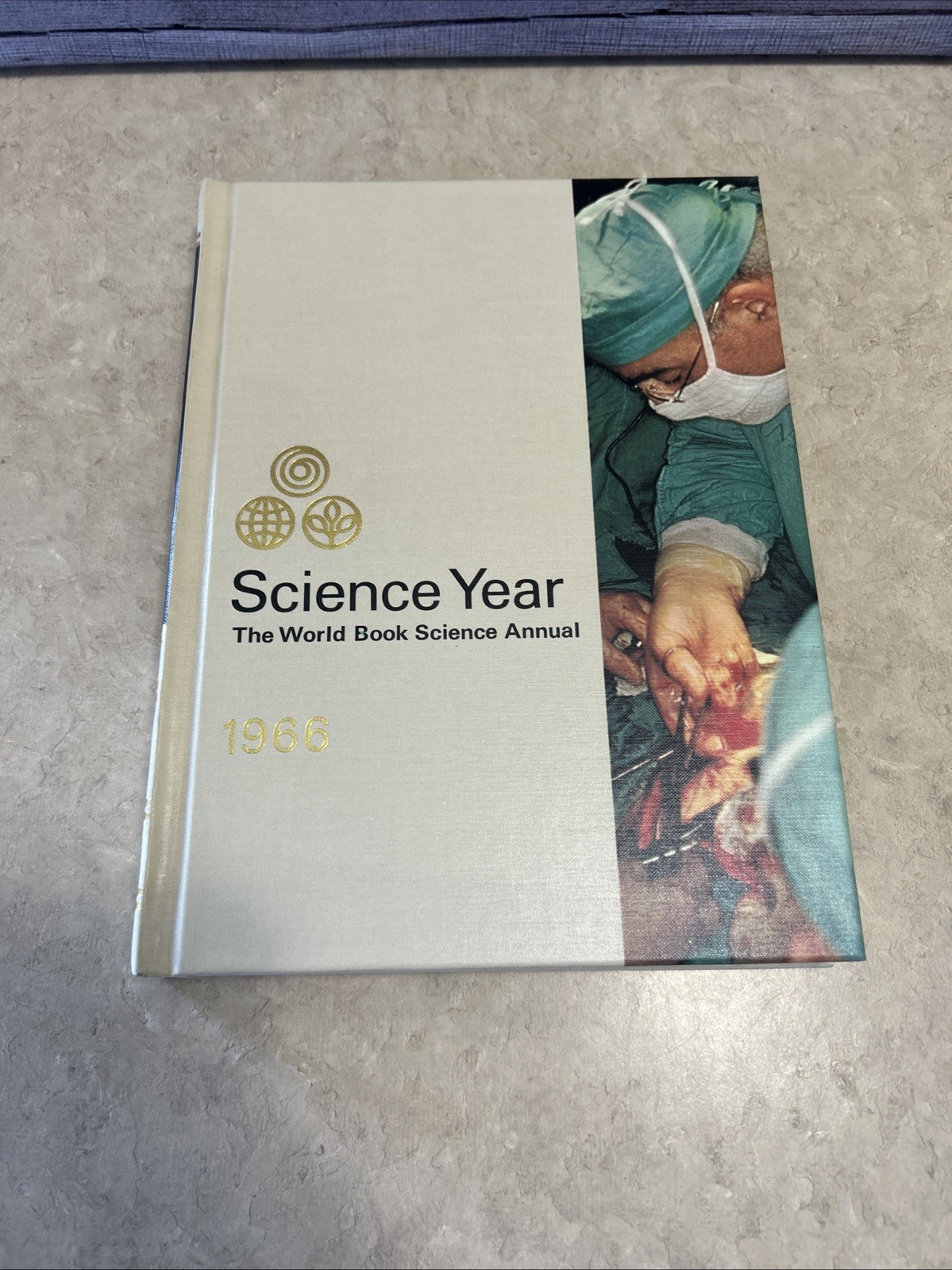 BOOK: Science Year The World Book Science Annual 1966 443 pages