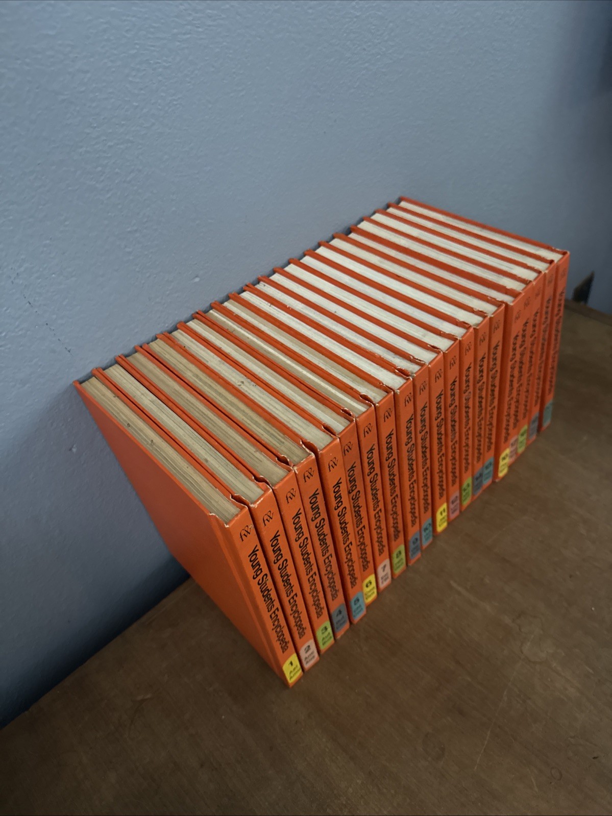 1972-73 YOUNG STUDENTS ENCYCLOPEDIA COMPLETE SET 1-20 HARDCOVER FUNK & WAGNALLS